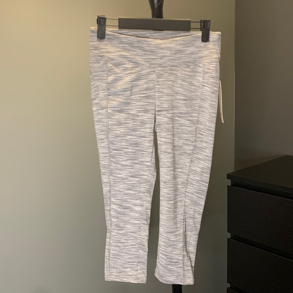 NWT DANSKIN 7/8 leggings